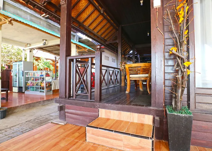 Guest house The Huts