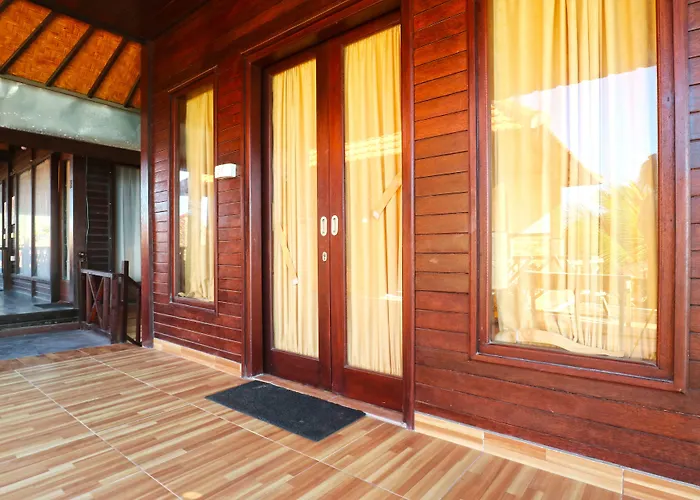 The Huts Guest house 2*