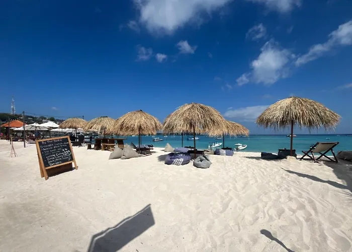 Guest house The Huts